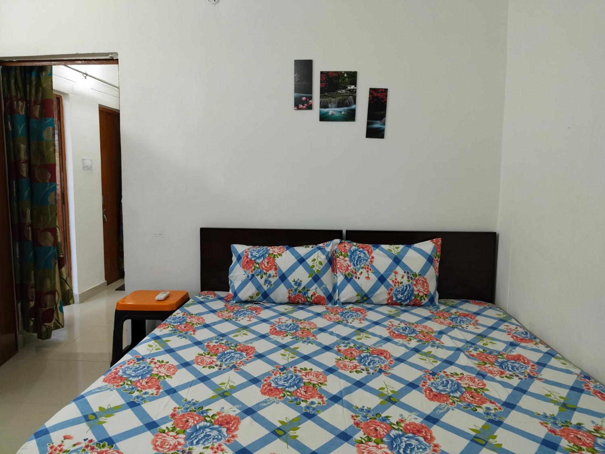 Sharda Homestay Ayodhya Exterior photo